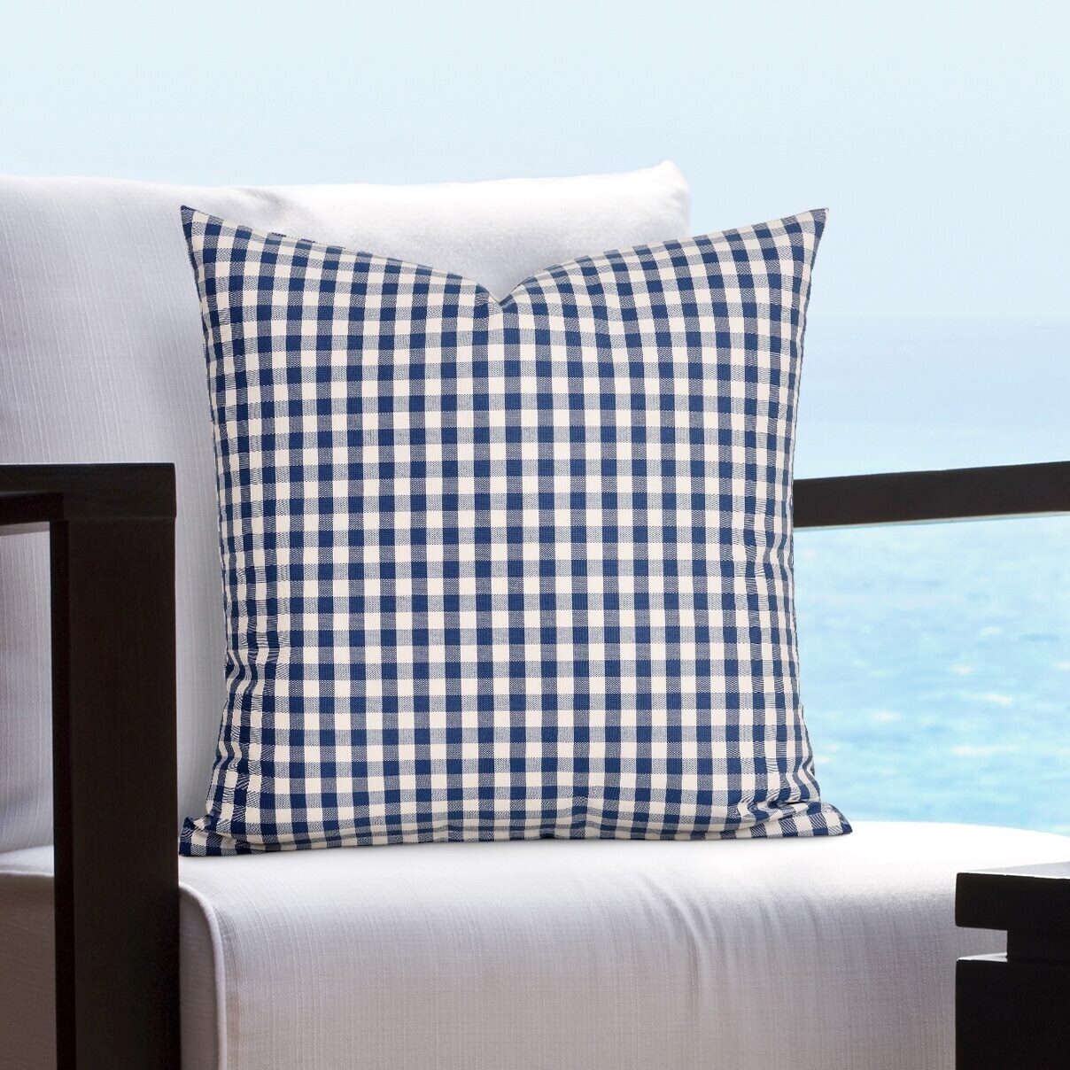 Siscovers Dawson Checkered Solarium Indoor/Outdoor Throw-image