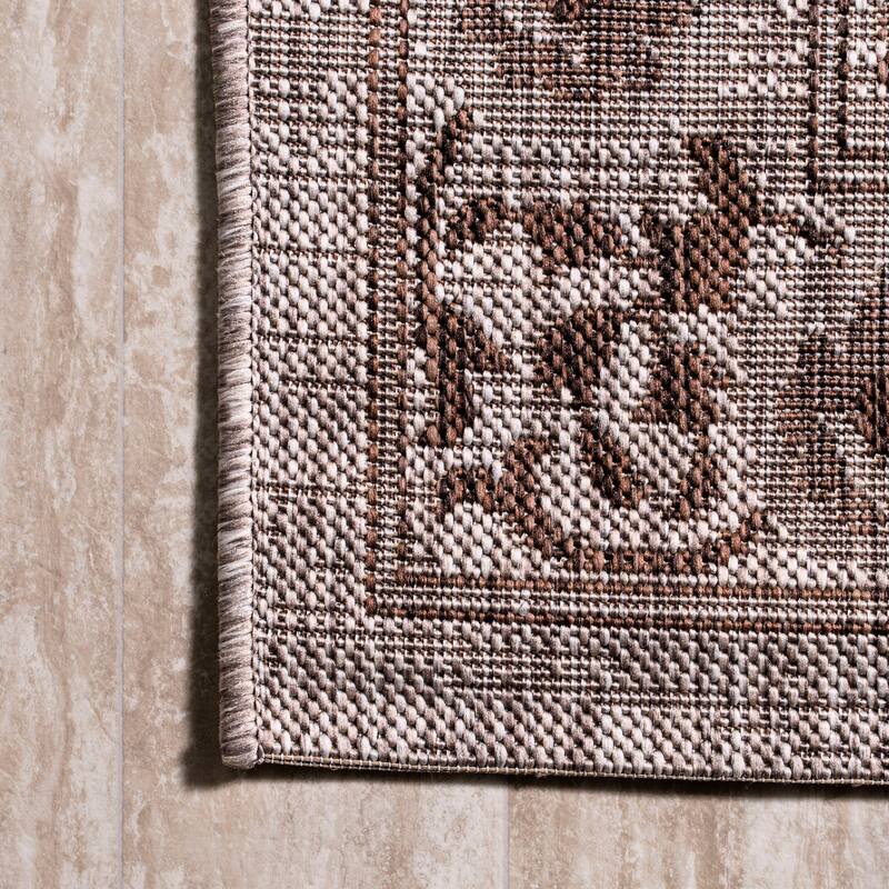 JONATHAN Y Sintra Ornate Medallion Indoor/Outdoor Area Rug