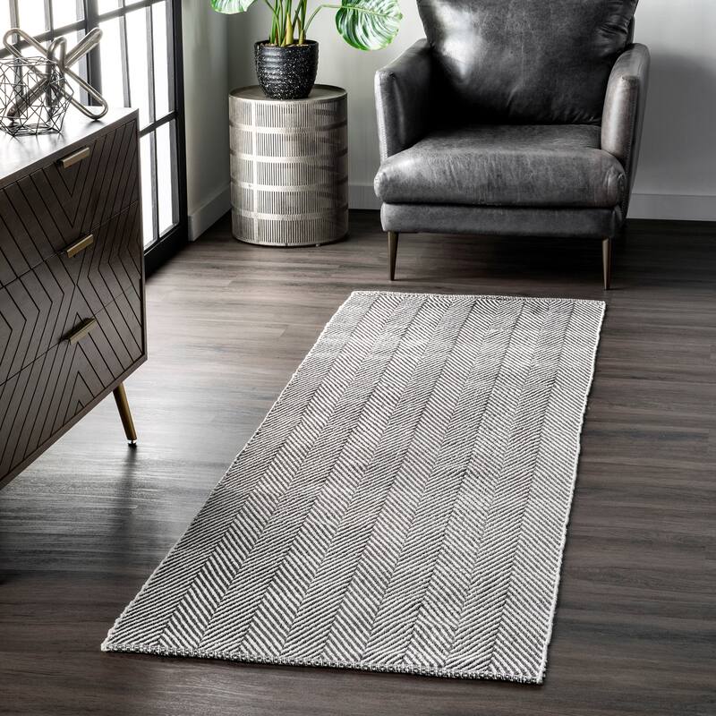 Nuloom Hand Loomed Kimberley Area Rug - 2'6 x 8' - Grey
