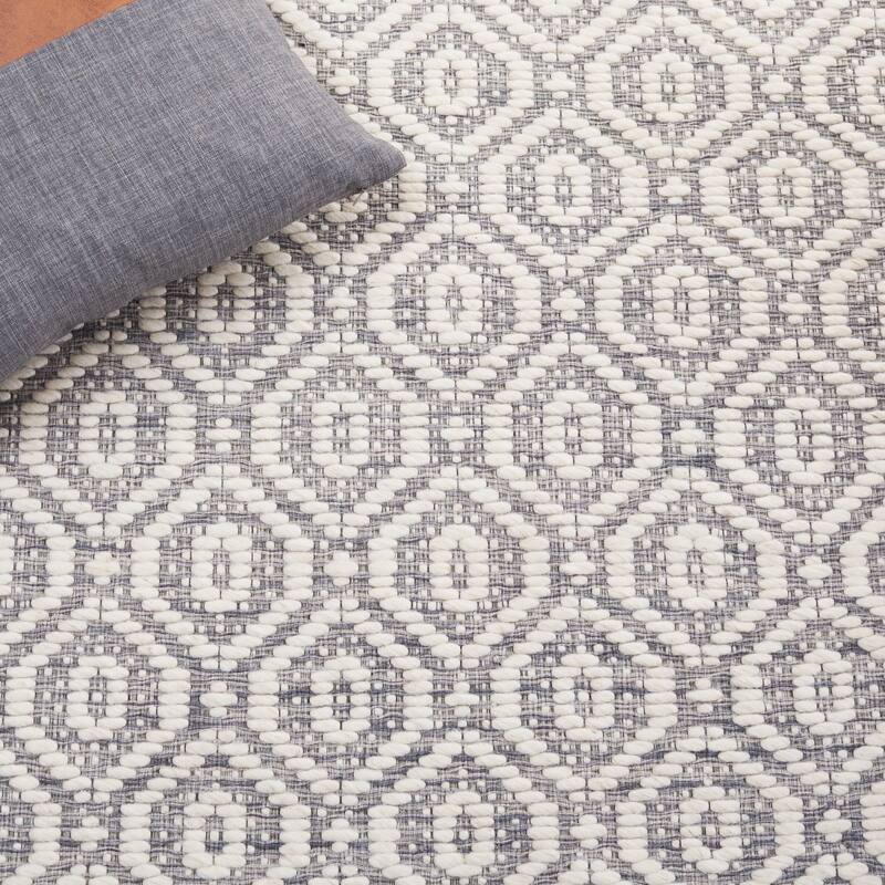 SAFAVIEH Handmade Marbella Kiera Modern Wool Rug
