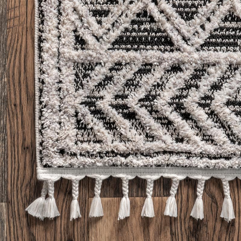 Nuloom Ansley Moroccan Lattice Tassel Area Rug