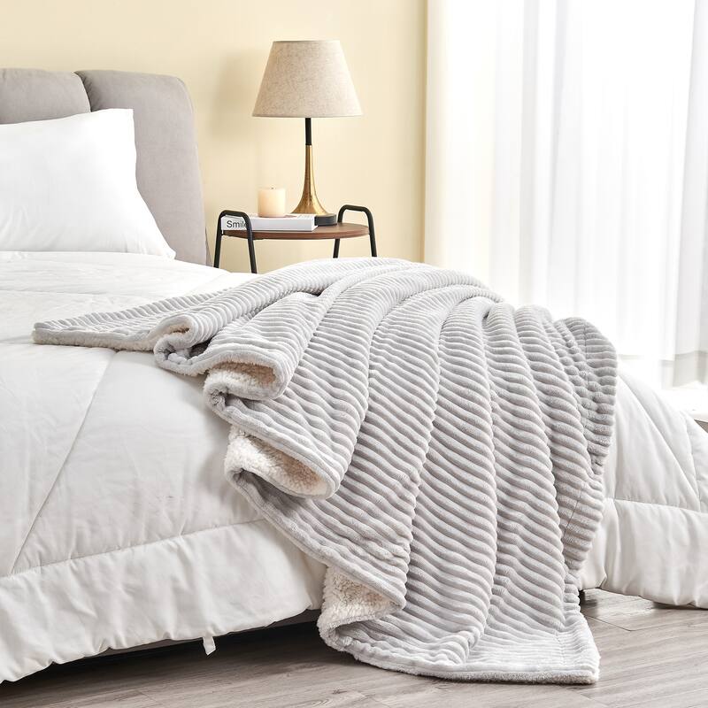 Luxurious Ribbed Texture Reversible Sherpa Blanket
