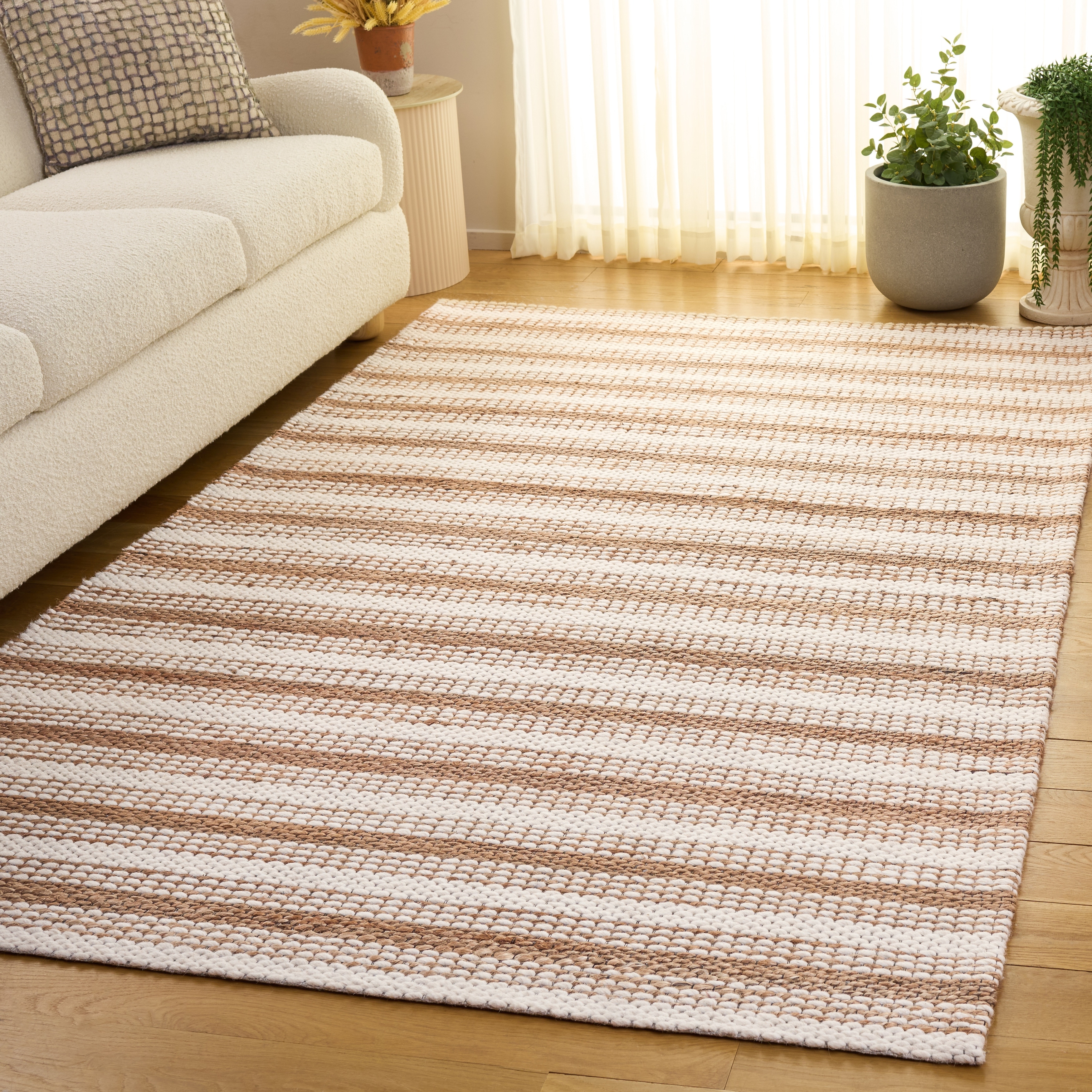 SAFAVIEH Handmade Natural Fiber Unette Wool Rug