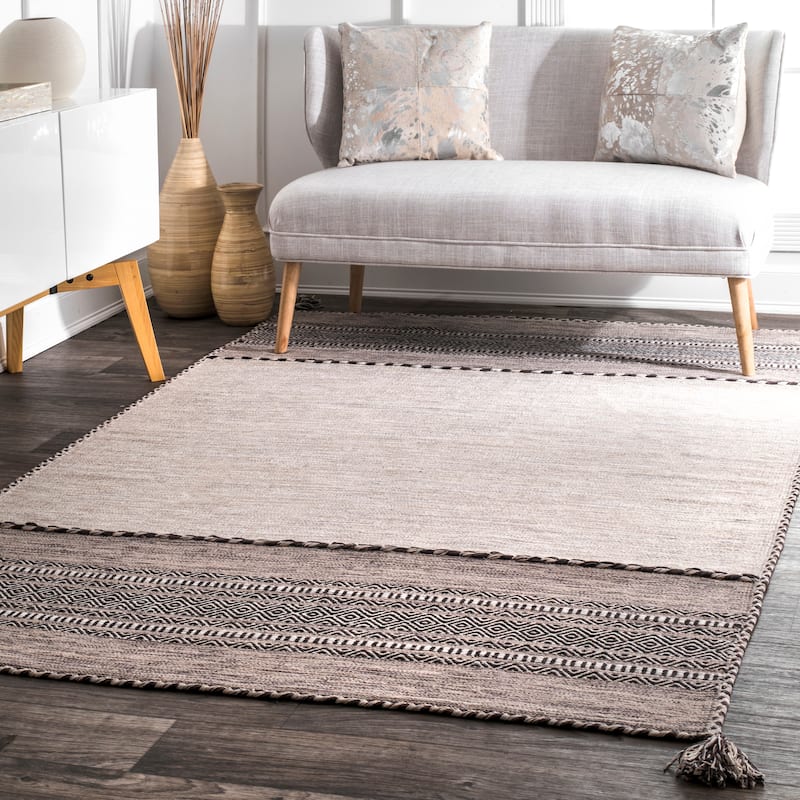 Nuloom Contemporary Flatweave Handmade Diamond Bands Solid Area Rug - 4' x 6' - Light Beige - Rectangle