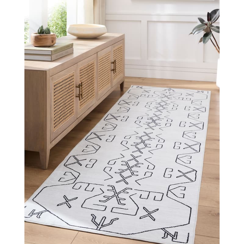 Livabliss Traditional Lavable Tribal Washable Area Rug - 2'7" x 4' - White/ Black