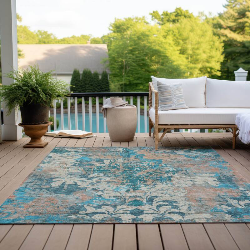 Machine Washable Indoor/ Outdoor Chantille Vintage Damask Rug