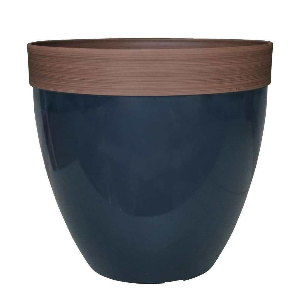 Southern Patio Hornsby Resin Planter