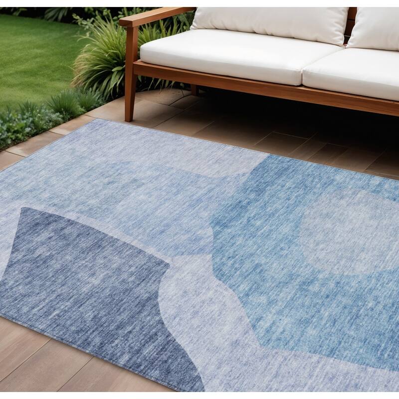HomeRoots Abstract Transitional Rectangle Outdoor Rug - 8' X 10'