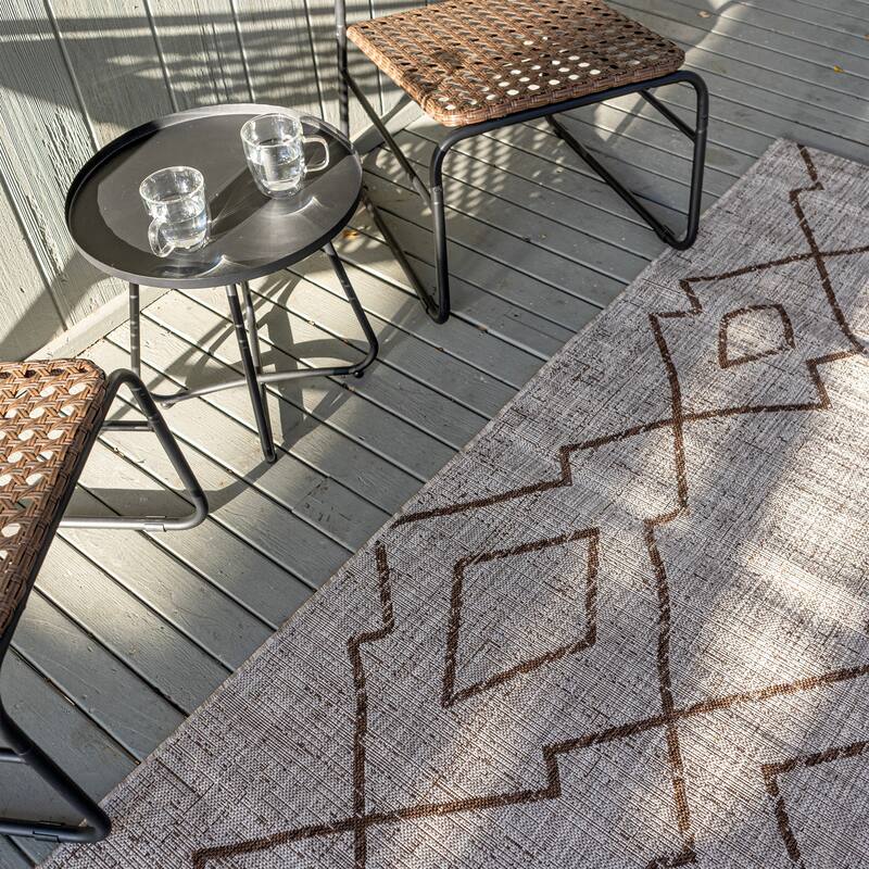 JONATHAN Y Derya Tribal Diamond Trellis Indoor/Outdoor Area Rug