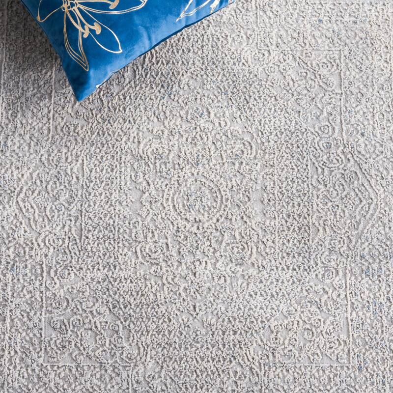 SAFAVIEH Vogue Adelaide Modern & Contemporary Rug