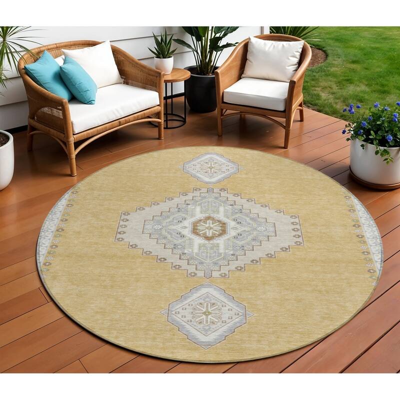 HomeRoots Oriental Traditional Rectangle Outdoor Rug - 8' Round