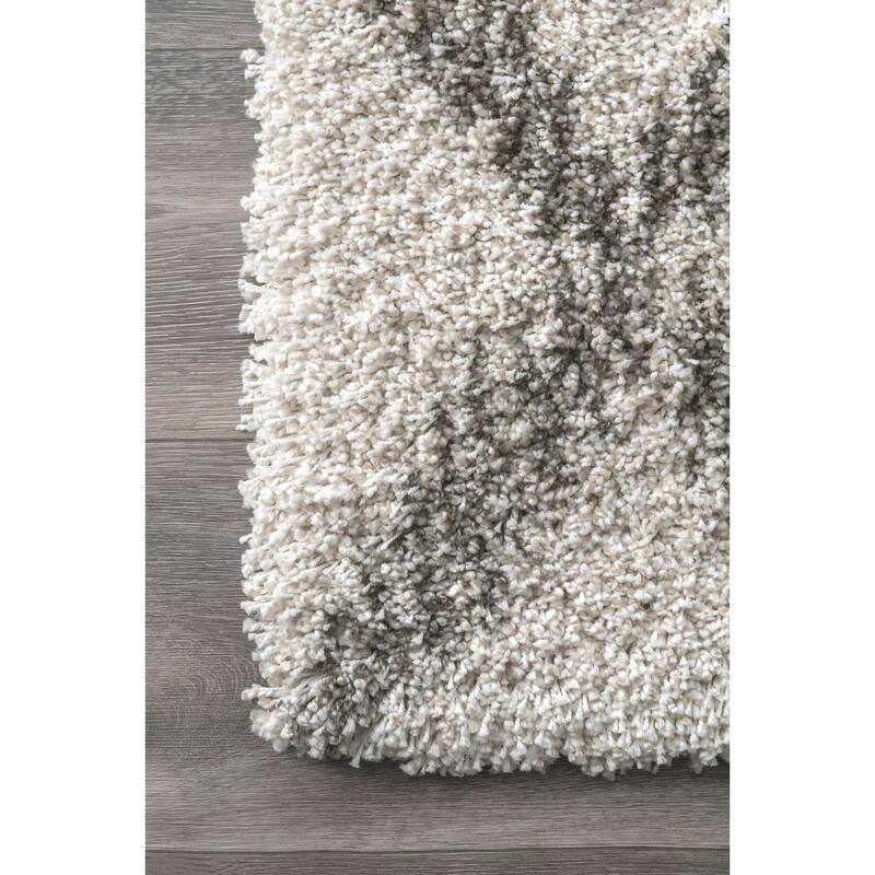Nuloom Sharika Lattice Shaggy Area Rug