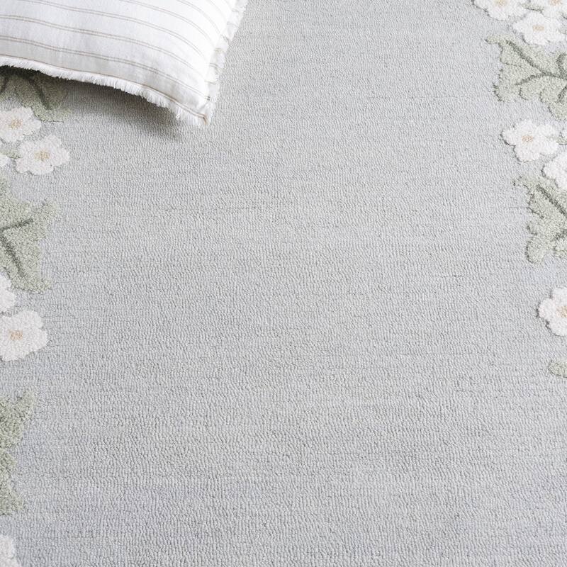 SAFAVIEH Handmade Jardin Benvenuta Floral Wool Rug