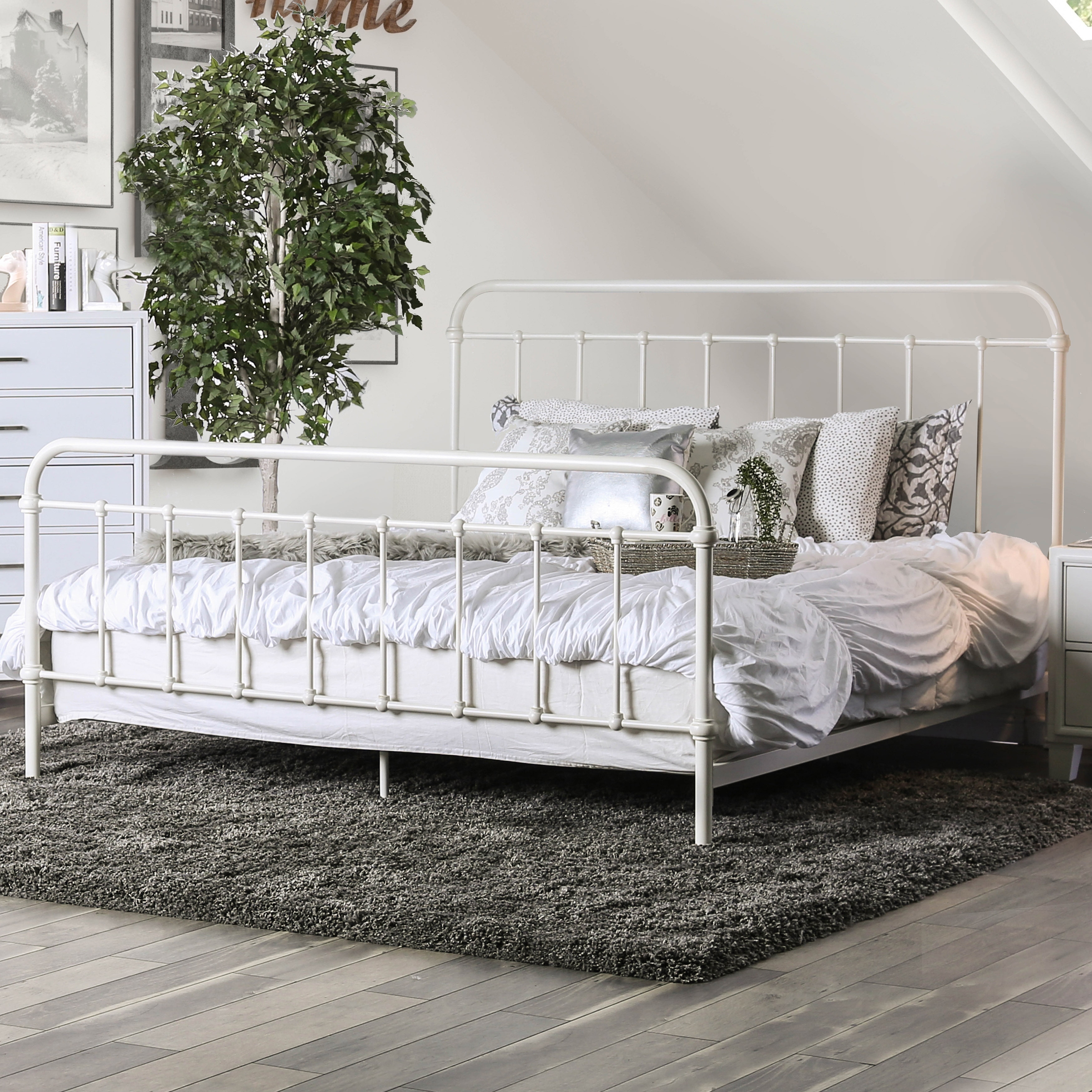 Furniture of America Norielle Rustic Metal Spindle Panel Bed