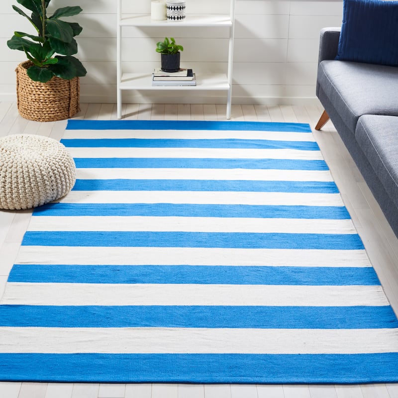 SAFAVIEH Handmade Montauk Geltrude Stripe Cotton Flatweave Rug - 4' x 6' - Blue/Ivory