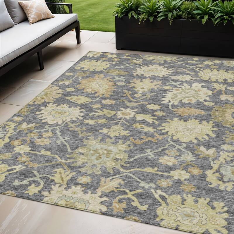 HomeRoots Floral Traditional Rectangle Outdoor Rug - 5' X 8'
