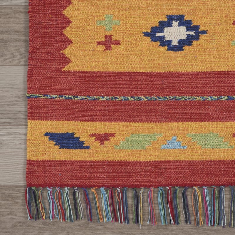 Fuge Southwestern Woven Low Pile with Fringe Area Rug By HomeRoots - 120' X '96' X '0.25