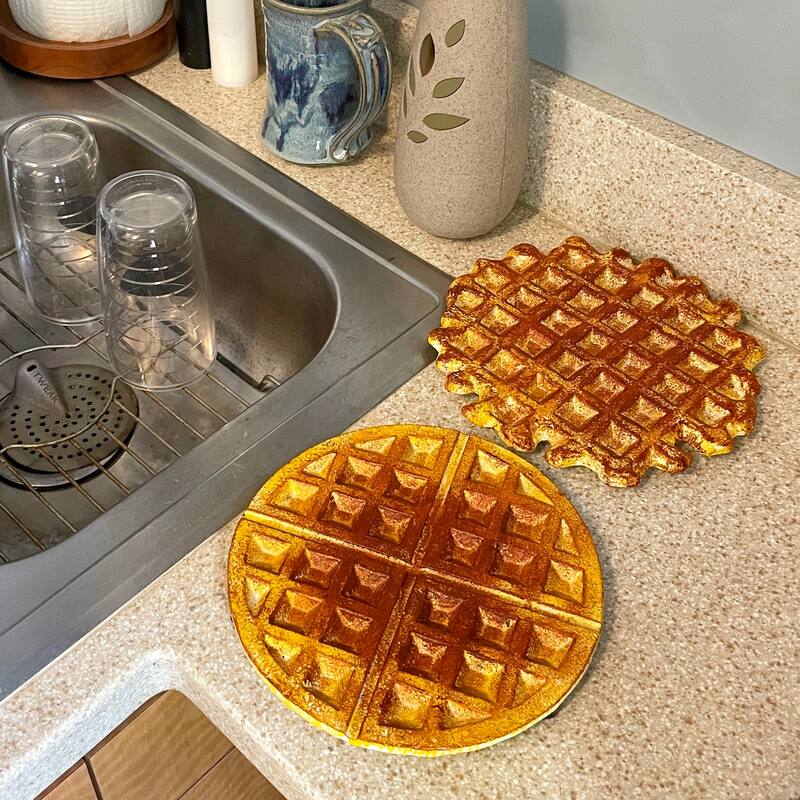 Zeckos Round Waffle Cast Iron Trivet 8" Kitchen Decor And Wall Hanging - 8 X 8 X 0.5 inches