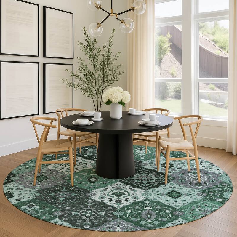 Machine Washable Indoor/ Outdoor Traditional Panel Chantille Rug