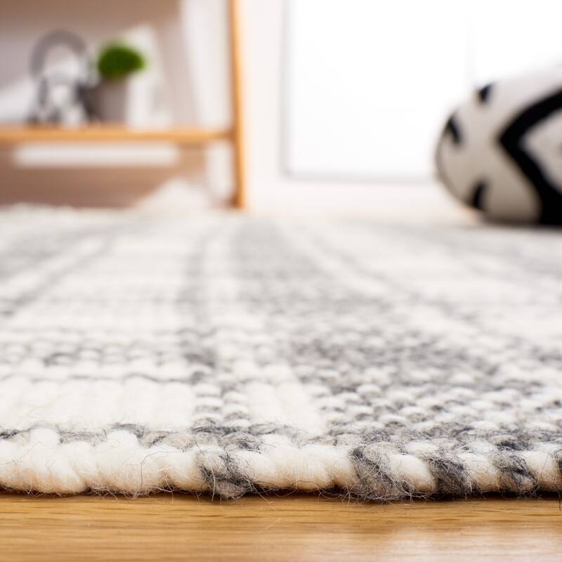 SAFAVIEH Hand-Woven Natura Darci - Grey/Ivory Wool Rug