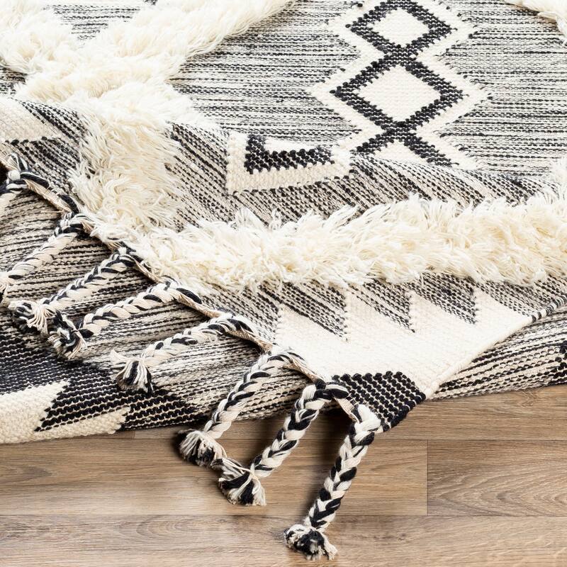 Artistic Weavers Topanga Handmade Wool Scandinavian Tassel Area Rug