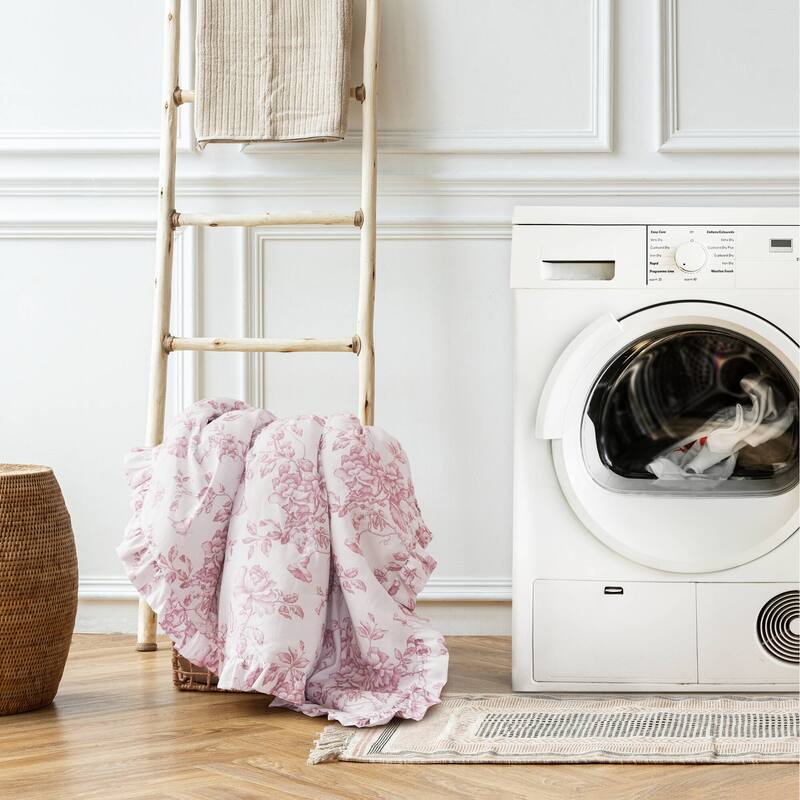 4 Pieces Twin/Twin XL Comforter Set with Decorative Pillows