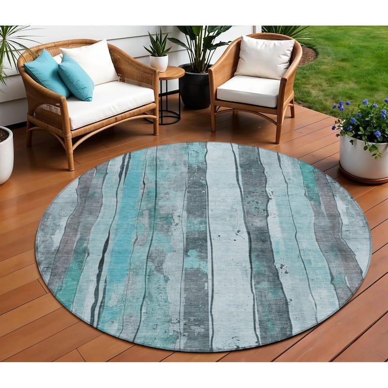 HomeRoots Striped Transitional Rectangle Outdoor Rug - 8' Round