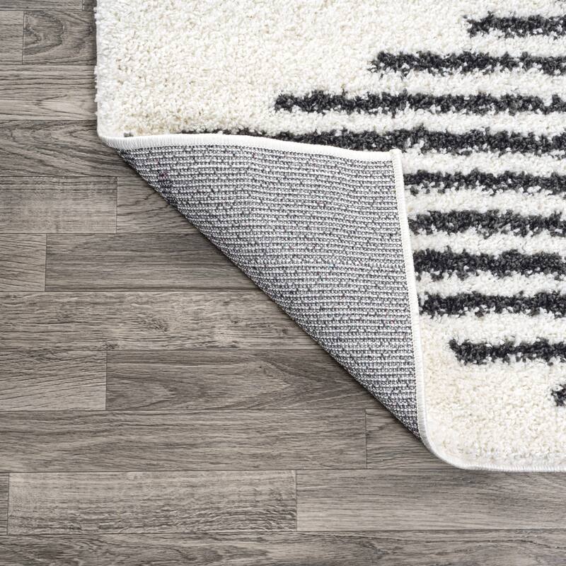 JONATHAN Y Arenal Diamond Stripe Geometric Shag Area Rug