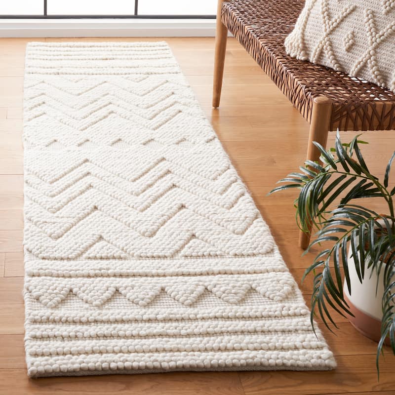 SAFAVIEH Handmade Natura Matroana Moroccan Rustic Wool Rug - 2'3" x 8' Runner - Ivory