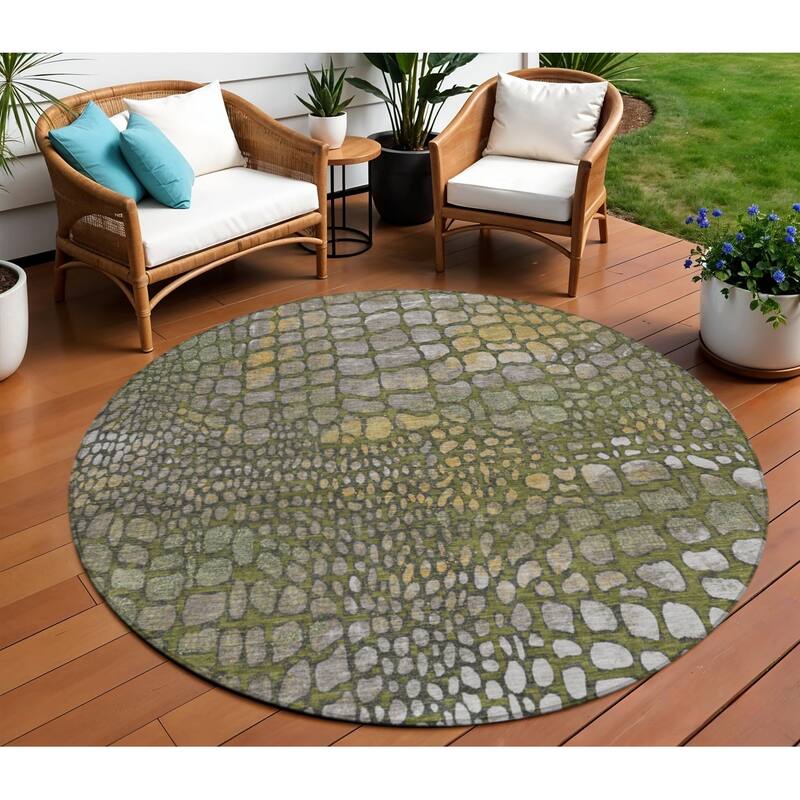 HomeRoots Abstract Transitional Rectangle Outdoor Rug - 8' Round