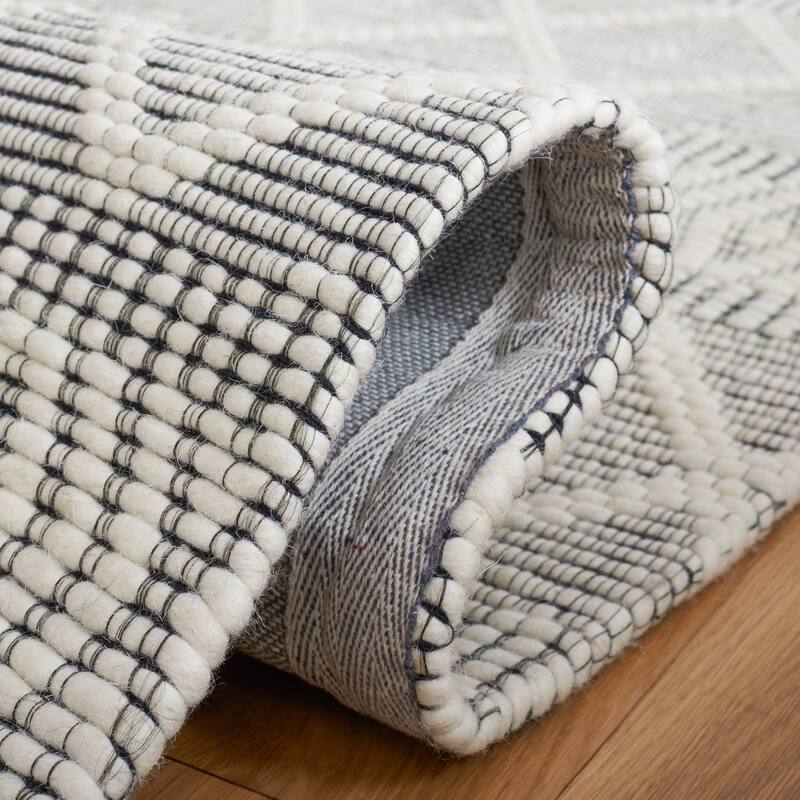 SAFAVIEH Handmade Marbella Venerina Modern & Contemporary Wool Rug