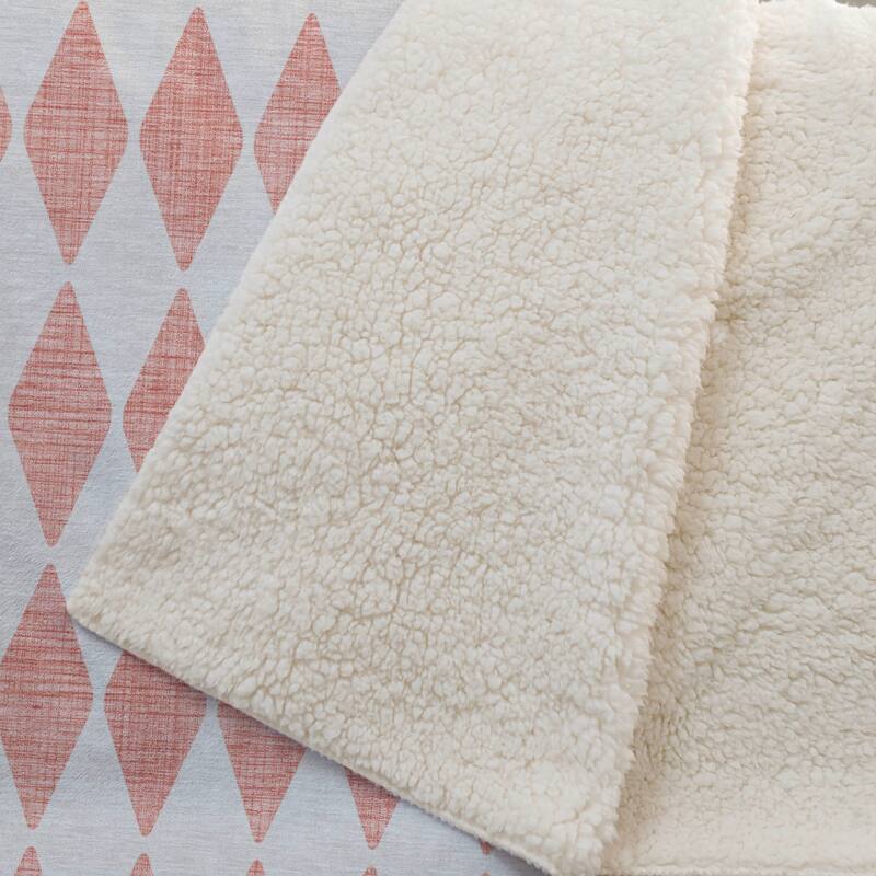 Premium Machine Washable Modern Argyle Sherpa Throw Blanket