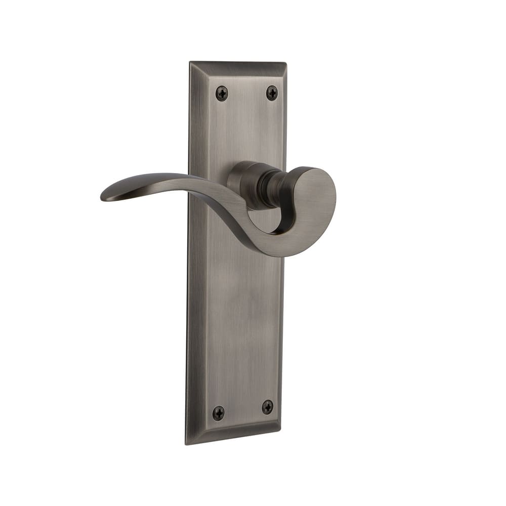 Nostalgic Warehouse Manor Privacy Door Lever Set with New York Rose