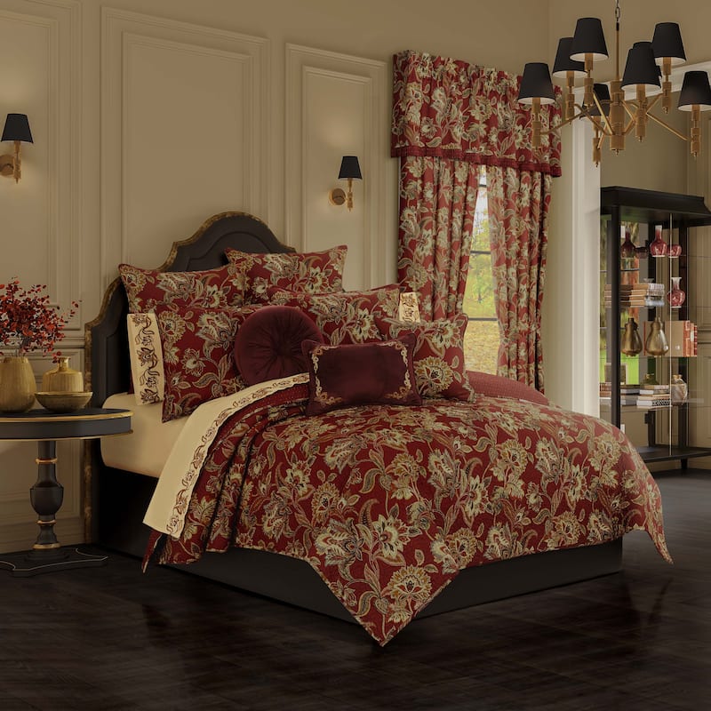 Royal Court Montecito Red Quilt Set