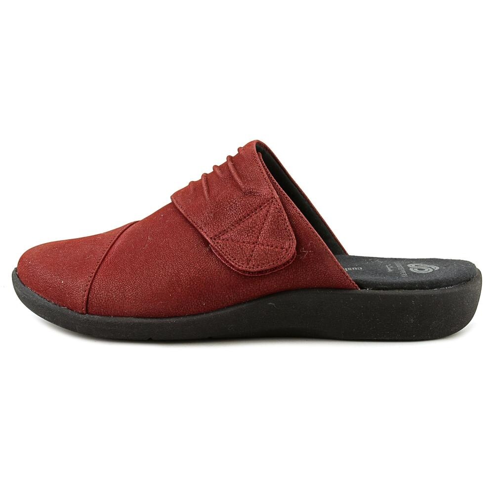 clarks red clogs