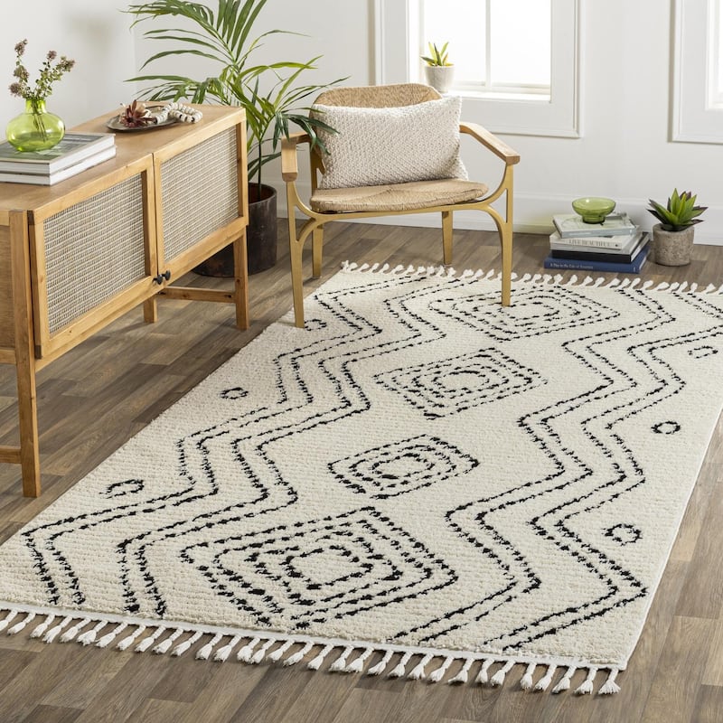 Livabliss Casual Casablanca Shag Tribal Area Rug - 5'3" x 7' - Cream/Black