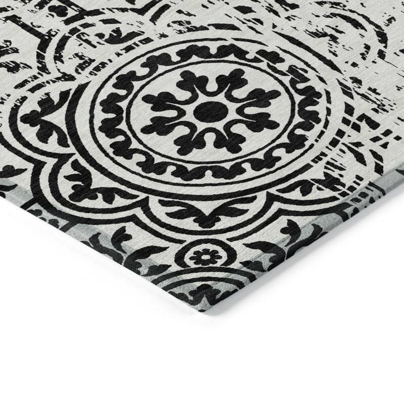 HomeRoots Medallion Transitional Rectangle Outdoor Rug
