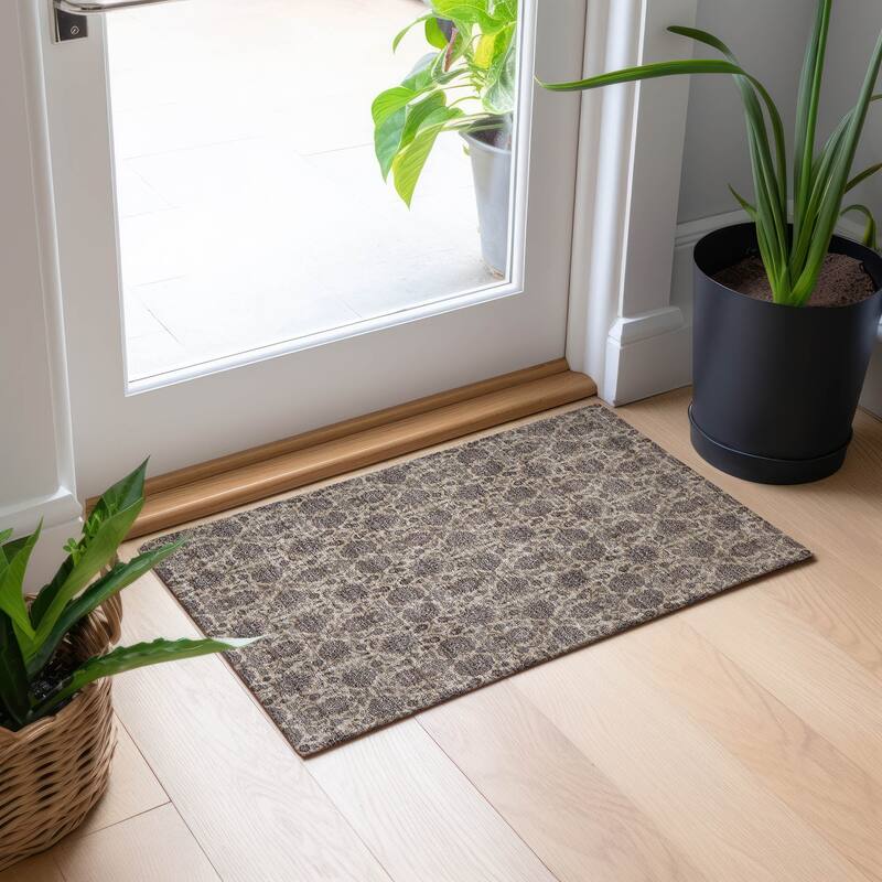 Machine Washable Indoor/ Outdoor Chantille Traditional Floral Rug - Ivory - 1'8" x 2'6"