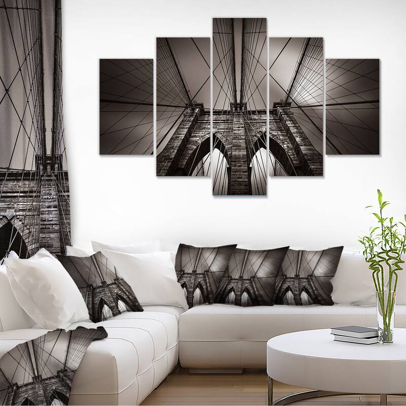 Designart "Brooklyn Bridge in NYC USA" Extra Large Cityscape Wall Art on Canvas