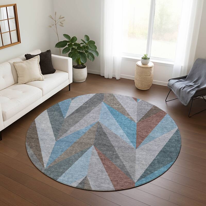Machine Washable Indoor/ Outdoor Modern Chevron Chantille Rug