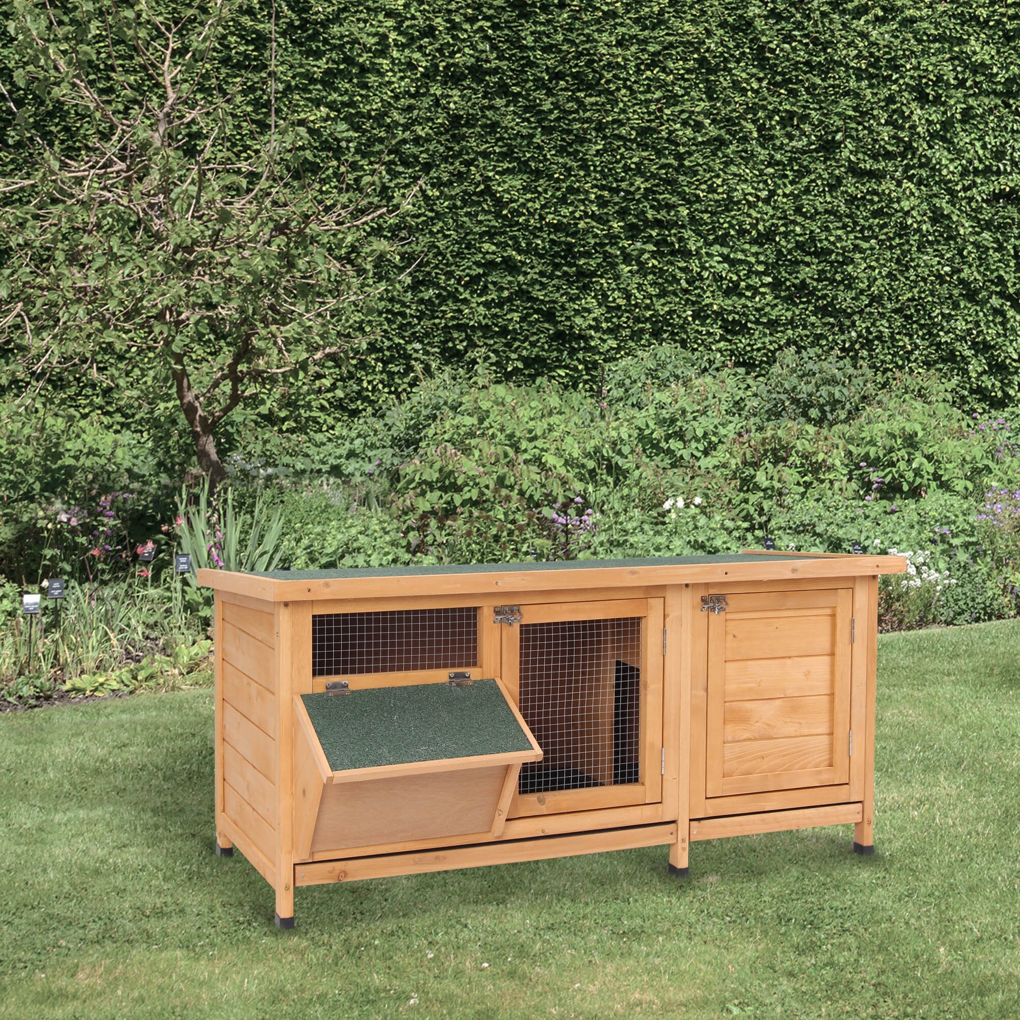 Outdoor store rabbit hut