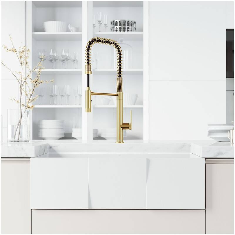 Vigo VG02037 Sterling 1.8 GPM 23" H Single Handle Single Hole