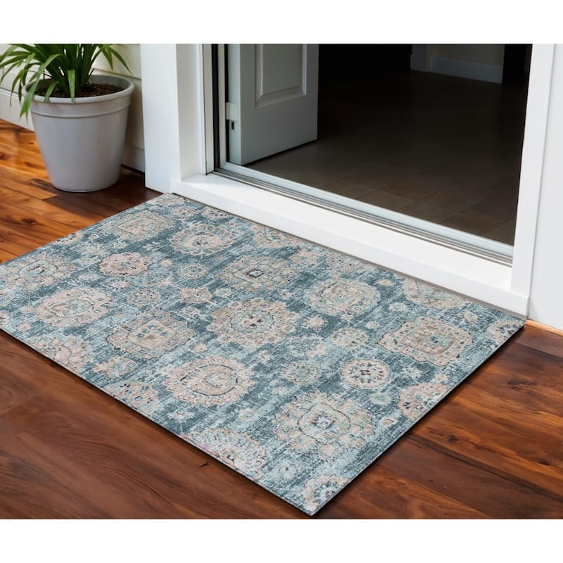 HomeRoots Floral Transitional Rectangle Outdoor Rug - 3' x 5'