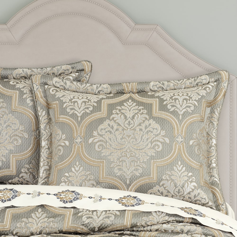 J. Queen New York Martina Comforter Set