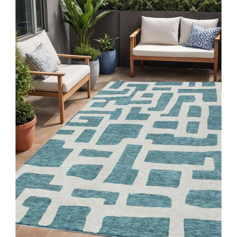 HomeRoots Abstract Transitional Rectangle Outdoor Rug - 5' X 8'