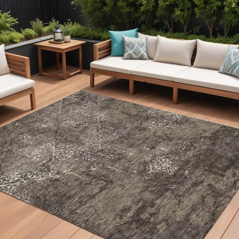 HomeRoots Floral Transitional Rectangle Outdoor Rug - 8' X 10'