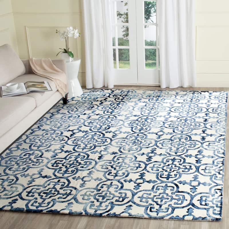 SAFAVIEH Handmade Dip Dye Reintraut Watercolor Vintage Boho Wool - 6' x 9' - Ivory/Navy - Runner/Rectangle