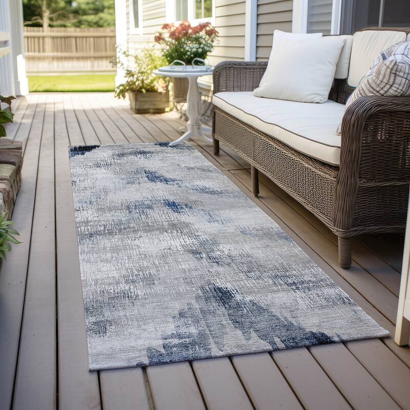 Machine Washable Indoor/ Outdoor Chantille Abstract Chevron Rug - Gray - 2'3" x 7'6"