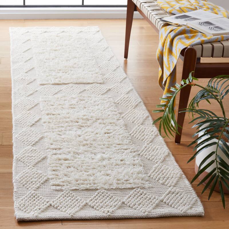 SAFAVIEH Handmade Natura Zissel Boho Wool Rug - 2'3" x 8' Runner - Ivory