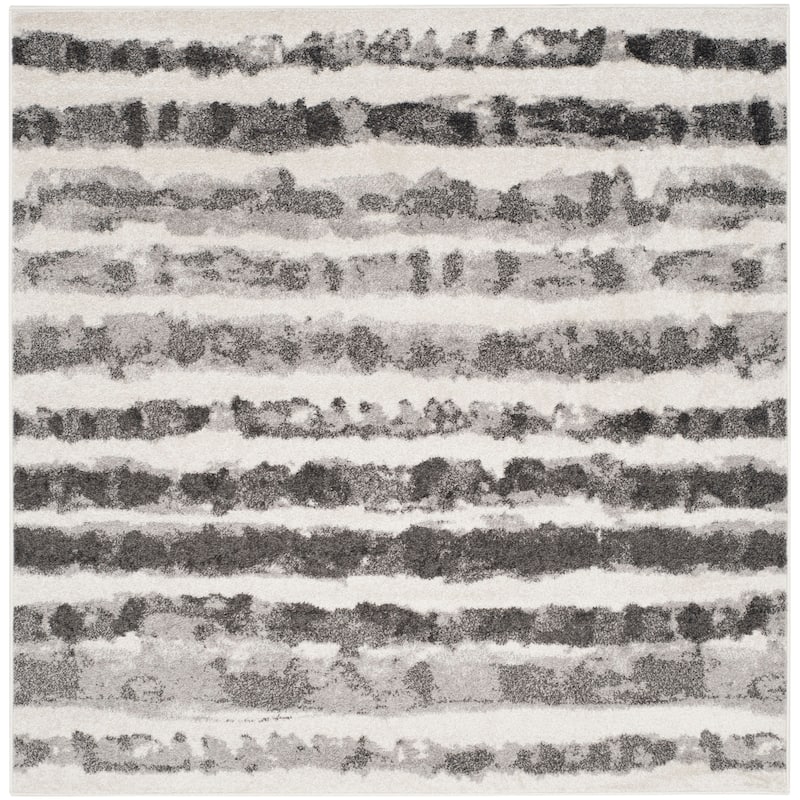 SAFAVIEH Adirondack Mako Vintage Boho Oriental Rug - 4' Square - Ivory/Charcoal